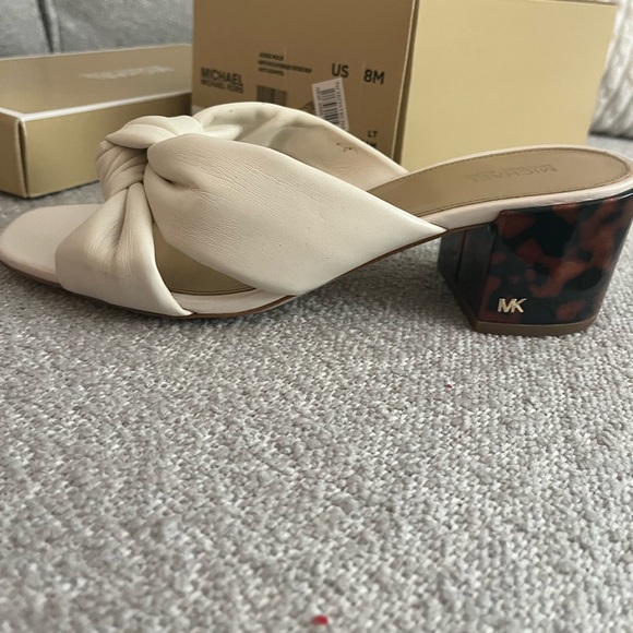 Michael Kors Josie Mule Cream Size 8 - Picture 4 of 7